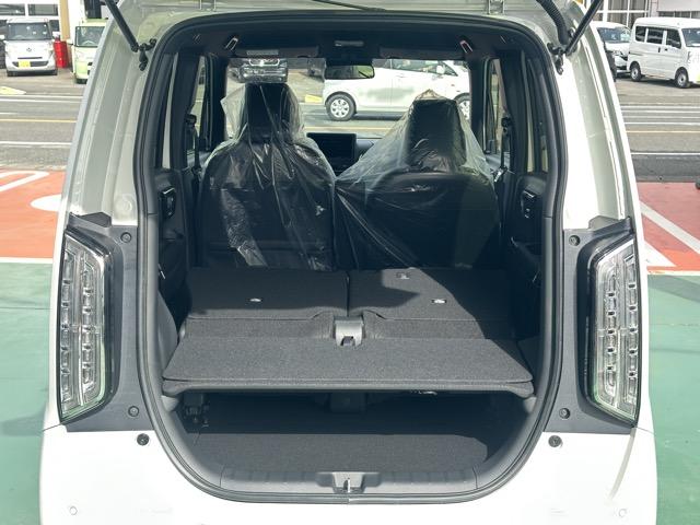 Ｎ－ＷＧＮカスタム Ｌ・ターボブラックスタイル　特別仕様車　ホンダセンシング　９灯式フルＬＥＤヘッドライト　電子制御パーキングブレーキ＆オートブレーキホールド機能　液晶メーター　運転席＆助手席シートヒーター　本革巻ステアリング　届出済未使用車（12枚目）