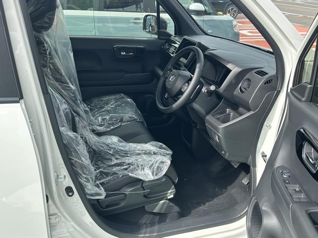 Ｎ－ＷＧＮカスタム Ｌ・ターボブラックスタイル　特別仕様車　ホンダセンシング　９灯式フルＬＥＤヘッドライト　電子制御パーキングブレーキ＆オートブレーキホールド機能　液晶メーター　運転席＆助手席シートヒーター　本革巻ステアリング　届出済未使用車（16枚目）