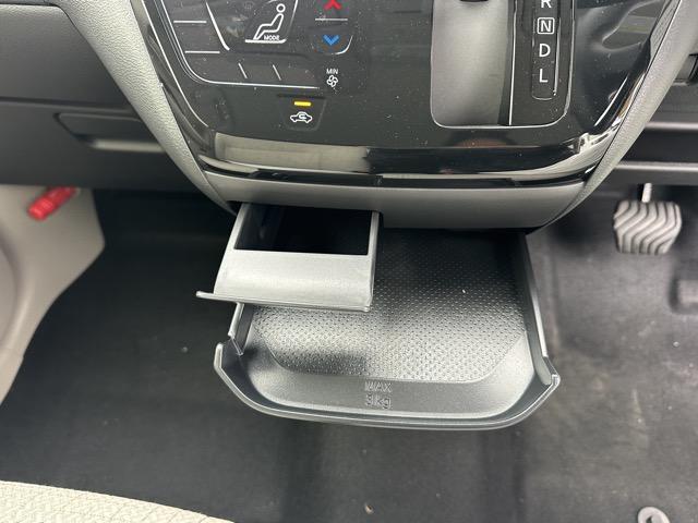 デイズ Ｘ　スマートキー　バックカメラ　フルオートエアコン　ＵＳＢ充電ソケット　電動格納ドアミラー　前後パワーウィンドー　ベンチシート　衝突被害軽減ブレーキ　アイドリングストップ　オートライト（21枚目）