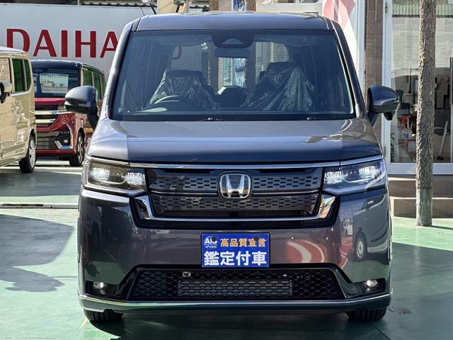 ステップワゴン スパーダ　７人乗り　ホンダセンシング　ＬＥＤヘッドランプ　両側パワースライドドア　パワーバックドア　本革巻ステアリング　パドルシフト　シートバックテーブル　ロールサンシェード　シートヒーター　登録済未使用車（31枚目）