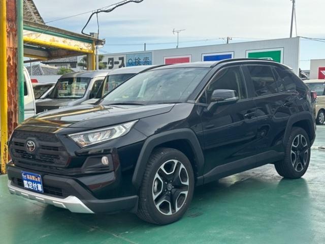 ＲＡＶ４ アドベンチャー　４ＷＤ　純正ディスプレイオーディオ　パノラマカメラ　ＥＴＣ　スマートキー　ＬＥＤヘッドライト　フルオートエアコン　シートヒーター＆ベンチレーション　革巻きハンドル　オートクルーズコントロール（4枚目）