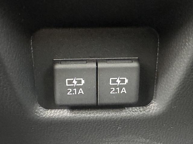 ＲＡＶ４ アドベンチャー　４ＷＤ　純正ディスプレイオーディオ　パノラマカメラ　ＥＴＣ　スマートキー　ＬＥＤヘッドライト　フルオートエアコン　シートヒーター＆ベンチレーション　革巻きハンドル　オートクルーズコントロール（10枚目）