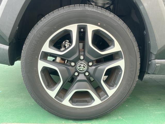 ＲＡＶ４ アドベンチャー　４ＷＤ　純正ディスプレイオーディオ　パノラマカメラ　ＥＴＣ　スマートキー　ＬＥＤヘッドライト　フルオートエアコン　シートヒーター＆ベンチレーション　革巻きハンドル　オートクルーズコントロール（14枚目）