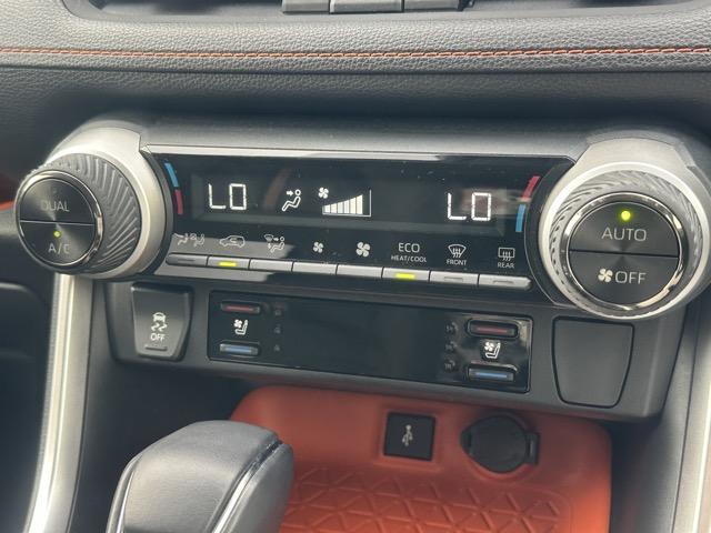 ＲＡＶ４ アドベンチャー　４ＷＤ　純正ディスプレイオーディオ　パノラマカメラ　ＥＴＣ　スマートキー　ＬＥＤヘッドライト　フルオートエアコン　シートヒーター＆ベンチレーション　革巻きハンドル　オートクルーズコントロール（18枚目）