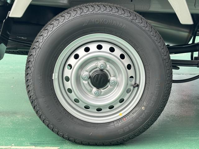 スーパーキャリイ X 2WD 4AT キーレス LEDヘッドライト 作業灯 電動格納ドアミラー パワーウィンドー ルーフコンソール 衝突被害軽減ブレーキ アイドリングストップ フォグランプ オートライト 届出済未使用車(16枚目)