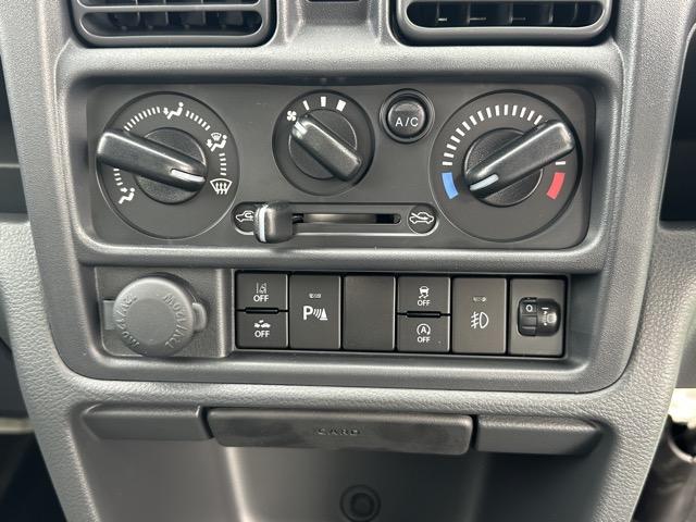 スーパーキャリイ X 2WD 4AT キーレス LEDヘッドライト 作業灯 電動格納ドアミラー パワーウィンドー ルーフコンソール 衝突被害軽減ブレーキ アイドリングストップ フォグランプ オートライト 届出済未使用車(19枚目)
