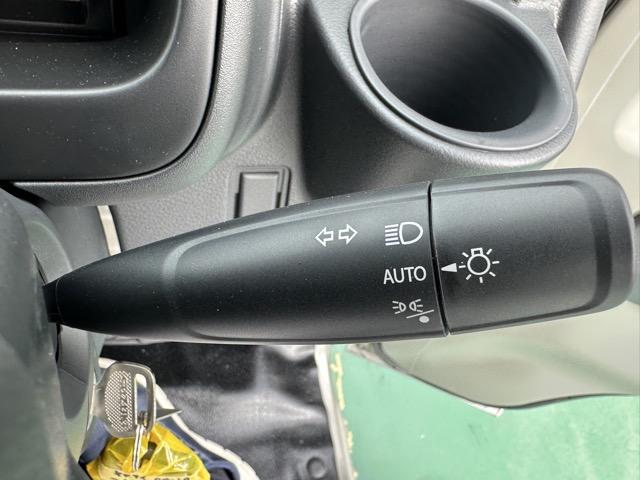 スーパーキャリイ X 2WD 4AT キーレス LEDヘッドライト 作業灯 電動格納ドアミラー パワーウィンドー ルーフコンソール 衝突被害軽減ブレーキ アイドリングストップ フォグランプ オートライト 届出済未使用車(22枚目)