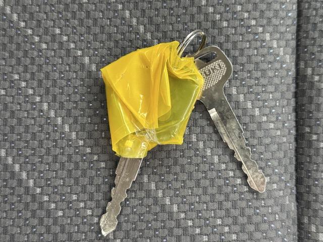 スーパーキャリイ X 2WD 4AT キーレス LEDヘッドライト 作業灯 電動格納ドアミラー パワーウィンドー ルーフコンソール 衝突被害軽減ブレーキ アイドリングストップ フォグランプ オートライト 届出済未使用車(24枚目)