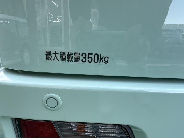ハイゼットカーゴ クルーズ　５ＭＴ　純正ナビゲーション　バックカメラ　キーレス　両側スライドドア　電動格納ドアミラー　パワーウィンドー　ルーフコンソール　衝突被害軽減ブレーキ　アイドリングストップ　エアコン　パワステ（11枚目）