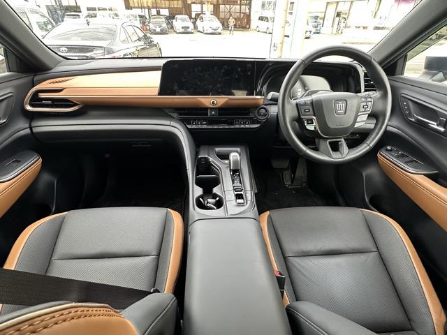 クラウンクロスオーバー ＲＳアドバンスド　純正ナビゲーション　パノラマカメラ　ＥＴＣ　シートヒーター＆ベンチレーション　パワーシート　パワーバックドア　ＡＣ１００Ｖ電源　革巻きハンドル　オートクルーズコントロール　ＬＥＤヘッドライト（8枚目）