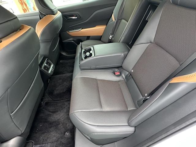 クラウンクロスオーバー ＲＳアドバンスド　純正ナビゲーション　パノラマカメラ　ＥＴＣ　シートヒーター＆ベンチレーション　パワーシート　パワーバックドア　ＡＣ１００Ｖ電源　革巻きハンドル　オートクルーズコントロール　ＬＥＤヘッドライト（11枚目）