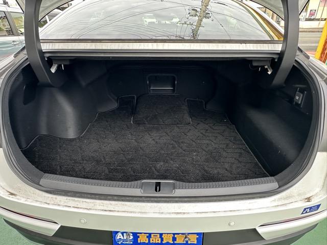 クラウンクロスオーバー ＲＳアドバンスド　純正ナビゲーション　パノラマカメラ　ＥＴＣ　シートヒーター＆ベンチレーション　パワーシート　パワーバックドア　ＡＣ１００Ｖ電源　革巻きハンドル　オートクルーズコントロール　ＬＥＤヘッドライト（13枚目）