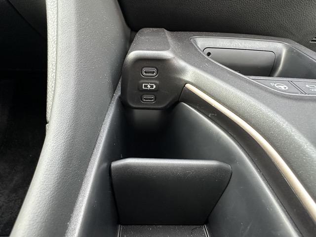 クラウンクロスオーバー ＲＳアドバンスド　純正ナビゲーション　パノラマカメラ　ＥＴＣ　シートヒーター＆ベンチレーション　パワーシート　パワーバックドア　ＡＣ１００Ｖ電源　革巻きハンドル　オートクルーズコントロール　ＬＥＤヘッドライト（23枚目）