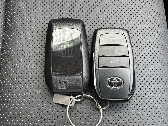 クラウンクロスオーバー ＲＳアドバンスド　純正ナビゲーション　パノラマカメラ　ＥＴＣ　シートヒーター＆ベンチレーション　パワーシート　パワーバックドア　ＡＣ１００Ｖ電源　革巻きハンドル　オートクルーズコントロール　ＬＥＤヘッドライト（30枚目）