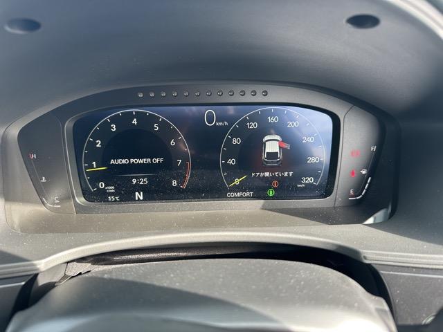 シビック タイプＲ　走行距離９ｋｍ　６ＭＴ　ＴＹＰＥ　Ｒ専用１０．２インチデジタルメーター・シート・ステアリング・リアスポイラー　レブマッチシステム　トリプルエキゾースト　Ｂｒｅｍｂｏ製ブレーキシステム　登録済未使用車（25枚目）