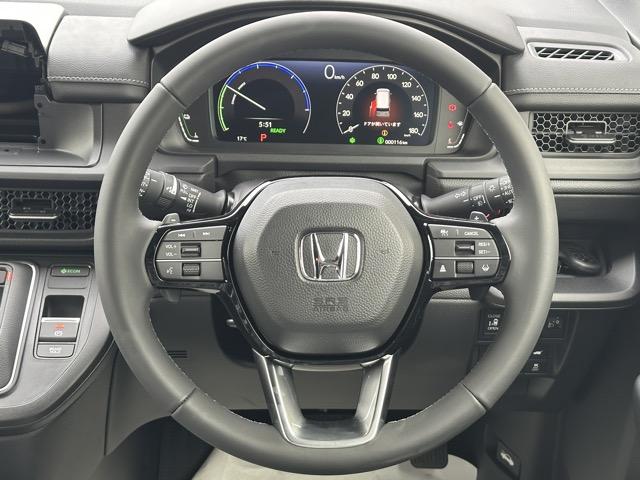 ステップワゴン ｅ：ＨＥＶスパーダ　７人乗り　ホンダセンシング　ＬＥＤヘッドライト　パワースライドドア　パワーテールゲート　シートヒーター　２列目キャプテンシート／オットマン付　シートバックテーブル　ロールサンシェード　ディーラー試乗車（10枚目）