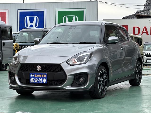 スイフトスポーツ ベースグレード　６ＭＴ　セーフティーパッケージ装着車　全方位カメラ　スマートキー　ＬＥＤヘッドライト　フルオートエアコン　シートヒーター　革巻きハンドル　オートクルーズコントロール　フォグランプ　登録済未使用車（4枚目）