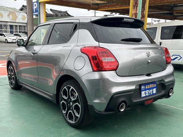 スイフトスポーツ ベースグレード　６ＭＴ　セーフティーパッケージ装着車　全方位カメラ　スマートキー　ＬＥＤヘッドライト　フルオートエアコン　シートヒーター　革巻きハンドル　オートクルーズコントロール　フォグランプ　登録済未使用車（5枚目）