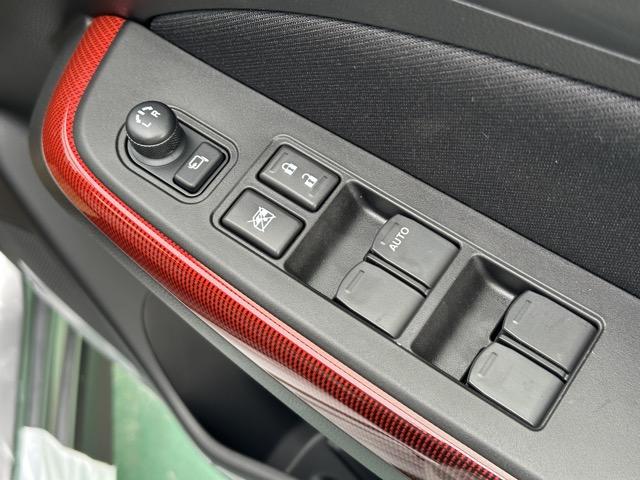 スイフトスポーツ ベースグレード　６ＭＴ　セーフティーパッケージ装着車　全方位カメラ　スマートキー　ＬＥＤヘッドライト　フルオートエアコン　シートヒーター　革巻きハンドル　オートクルーズコントロール　フォグランプ　登録済未使用車（16枚目）