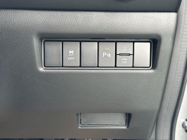 スイフトスポーツ ベースグレード　６ＭＴ　セーフティーパッケージ装着車　全方位カメラ　スマートキー　ＬＥＤヘッドライト　フルオートエアコン　シートヒーター　革巻きハンドル　オートクルーズコントロール　フォグランプ　登録済未使用車（17枚目）