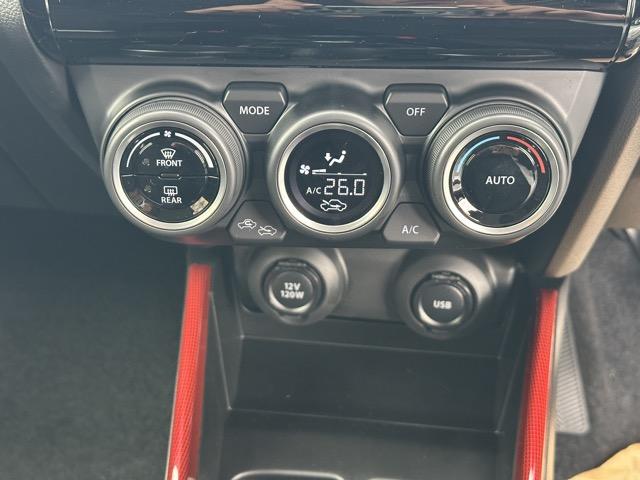 スイフトスポーツ ベースグレード　６ＭＴ　セーフティーパッケージ装着車　全方位カメラ　スマートキー　ＬＥＤヘッドライト　フルオートエアコン　シートヒーター　革巻きハンドル　オートクルーズコントロール　フォグランプ　登録済未使用車（19枚目）