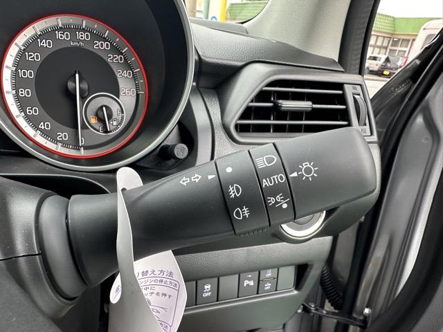 スイフトスポーツ ベースグレード　６ＭＴ　セーフティーパッケージ装着車　全方位カメラ　スマートキー　ＬＥＤヘッドライト　フルオートエアコン　シートヒーター　革巻きハンドル　オートクルーズコントロール　フォグランプ　登録済未使用車（23枚目）