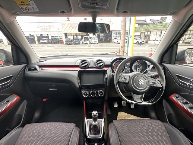 スイフトスポーツ ベースグレード　走行距離７５ＫＭ　６ＭＴ　セーフティサポート非装着車　スマートキー　ＬＥＤヘッドライト　フルオートエアコン　シートヒーター　革巻きハンドル　オートクルーズコントロール　フォグランプ　登録済未使用車（8枚目）