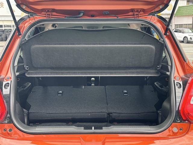 スイフトスポーツ ベースグレード　走行距離７５ＫＭ　６ＭＴ　セーフティサポート非装着車　スマートキー　ＬＥＤヘッドライト　フルオートエアコン　シートヒーター　革巻きハンドル　オートクルーズコントロール　フォグランプ　登録済未使用車（11枚目）