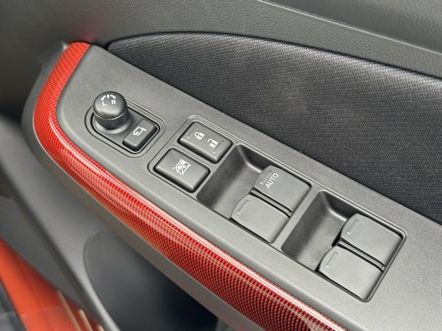 スイフトスポーツ ベースグレード　走行距離７５ＫＭ　６ＭＴ　セーフティサポート非装着車　スマートキー　ＬＥＤヘッドライト　フルオートエアコン　シートヒーター　革巻きハンドル　オートクルーズコントロール　フォグランプ　登録済未使用車（14枚目）