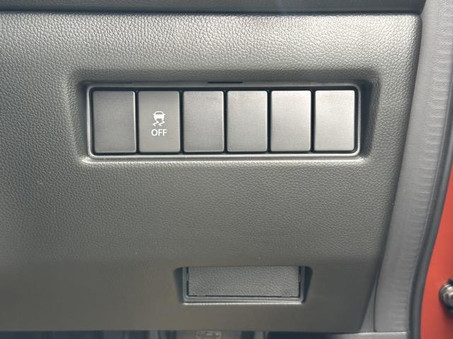 スイフトスポーツ ベースグレード　走行距離７５ＫＭ　６ＭＴ　セーフティサポート非装着車　スマートキー　ＬＥＤヘッドライト　フルオートエアコン　シートヒーター　革巻きハンドル　オートクルーズコントロール　フォグランプ　登録済未使用車（15枚目）