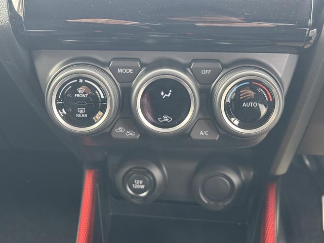 スイフトスポーツ ベースグレード　走行距離７５ＫＭ　６ＭＴ　セーフティサポート非装着車　スマートキー　ＬＥＤヘッドライト　フルオートエアコン　シートヒーター　革巻きハンドル　オートクルーズコントロール　フォグランプ　登録済未使用車（17枚目）