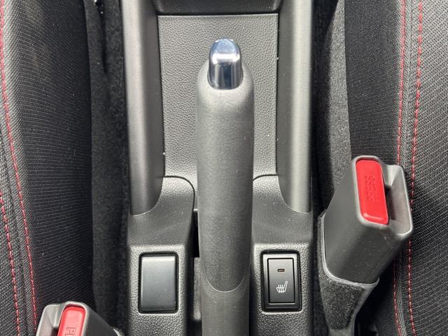 スイフトスポーツ ベースグレード　走行距離７５ＫＭ　６ＭＴ　セーフティサポート非装着車　スマートキー　ＬＥＤヘッドライト　フルオートエアコン　シートヒーター　革巻きハンドル　オートクルーズコントロール　フォグランプ　登録済未使用車（19枚目）
