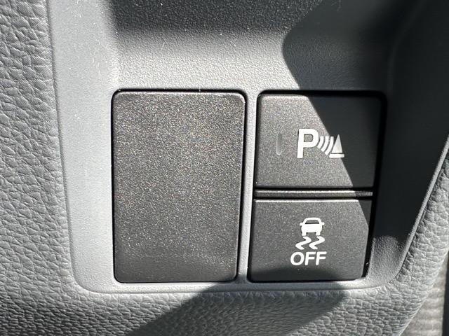 Ｎ－ＶＡＮ Ｇ　４ＷＤ　６ＭＴ　ホンダセンシング　マルチリフレクターハロゲンヘッドライト　運転席用＆助手席用ｉ－ＳＲＳエアバッグシステム　アクセサリーソケット（ＤＣ１２Ｖ）　キーレスエントリー　届出済未使用車（17枚目）