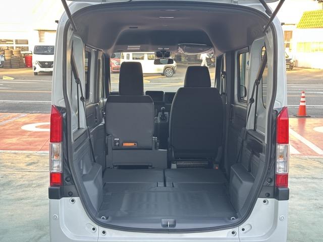 Ｎ－ＶＡＮ Ｇ　４ＷＤ　６ＭＴ　ホンダセンシング　マルチリフレクターハロゲンヘッドライト　運転席用＆助手席用ｉ－ＳＲＳエアバッグシステム　アクセサリーソケット（ＤＣ１２Ｖ）　キーレスエントリー　届出済未使用車（12枚目）