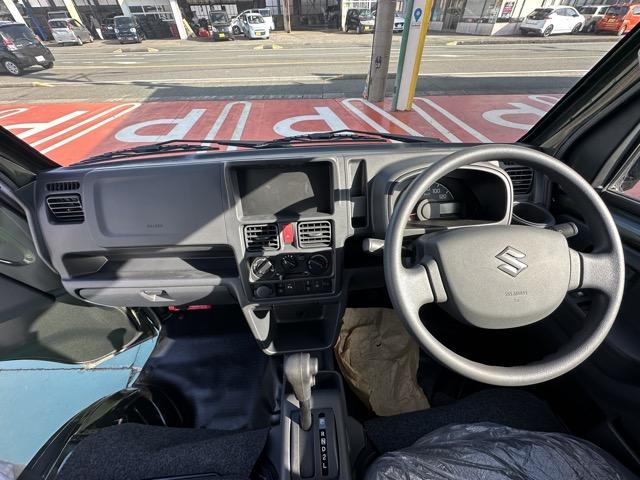 スーパーキャリイ Ｘ　２ＷＤ　４ＡＴ　キーレス　電動格納ドアミラー　パワーウィンドー　作業灯　衝突被害軽減ブレーキ　クリアランスソナー　アイドリングストップ　フォグランプ　オートライト　エアコン　パワステ（7枚目）