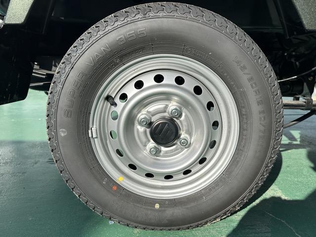 スーパーキャリイ Ｘ　２ＷＤ　４ＡＴ　キーレス　電動格納ドアミラー　パワーウィンドー　作業灯　衝突被害軽減ブレーキ　クリアランスソナー　アイドリングストップ　フォグランプ　オートライト　エアコン　パワステ（14枚目）
