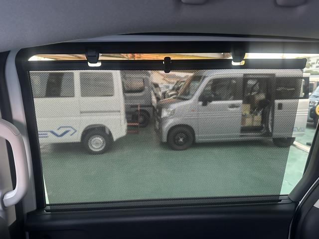 フリード クロスター　５人乗り　ホンダセンシング　ＬＥＤヘッドライト　両側パワースライドドア　運転席＆助手席シートヒーター　７インチＴＦＴ液晶メーター　本革巻ステアリング　コンビシート　ロールサンシェード　登録済未使用車（10枚目）