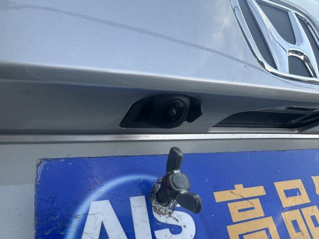 フリード クロスター　５人乗り　ホンダセンシング　ＬＥＤヘッドライト　両側パワースライドドア　運転席＆助手席シートヒーター　７インチＴＦＴ液晶メーター　本革巻ステアリング　コンビシート　ロールサンシェード　登録済未使用車（11枚目）