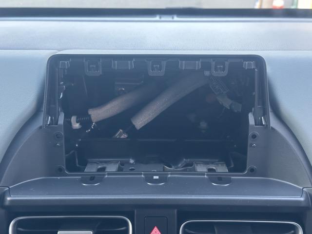 フリード クロスター　５人乗り　ホンダセンシング　ＬＥＤヘッドライト　両側パワースライドドア　運転席＆助手席シートヒーター　７インチＴＦＴ液晶メーター　本革巻ステアリング　コンビシート　ロールサンシェード　登録済未使用車（19枚目）