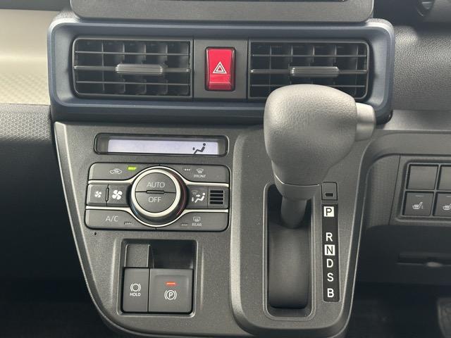 タント X スマートキー LEDヘッドライト 片側パワースライドドア フルオートエアコン シートヒーター ロールサンシェード シートバックテーブル USB充電ソケット 衝突被害軽減ブレーキ 届出済未使用車(26枚目)