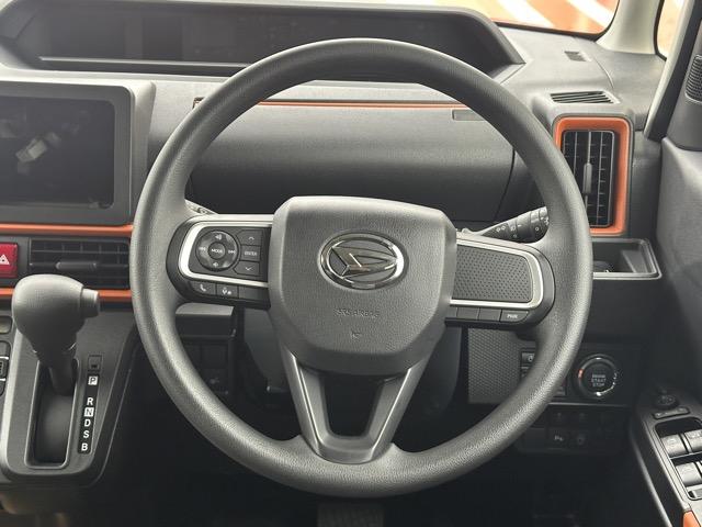 タント ファンクロス　スマートキー　ＬＥＤヘッドライト　両側パワースライドドア　フルオートエアコン　シートヒーター　ロールサンシェード　シートバックテーブル　ルーフレール　ＵＳＢ充電ソケット　フォグランプ　届出済未使用車（9枚目）