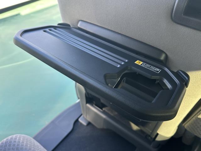 タント Ｘ　スマートキー　ＬＥＤヘッドライト　片側パワースライドドア　フルオートエアコン　シートヒーター　ロールサンシェード　シートバックテーブル　ＵＳＢ充電ソケット　衝突被害軽減ブレーキ　届出済未使用車（10枚目）