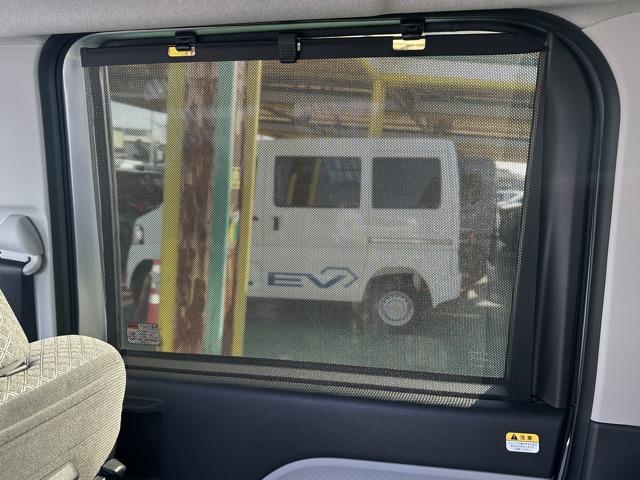 タント Ｘ　スマートキー　ＬＥＤヘッドライト　片側パワースライドドア　フルオートエアコン　シートヒーター　ロールサンシェード　シートバックテーブル　ＵＳＢ充電ソケット　衝突被害軽減ブレーキ　届出済未使用車（11枚目）