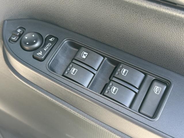 タント Ｘ　スマートキー　ＬＥＤヘッドライト　片側パワースライドドア　フルオートエアコン　シートヒーター　ロールサンシェード　シートバックテーブル　ＵＳＢ充電ソケット　衝突被害軽減ブレーキ　届出済未使用車（17枚目）