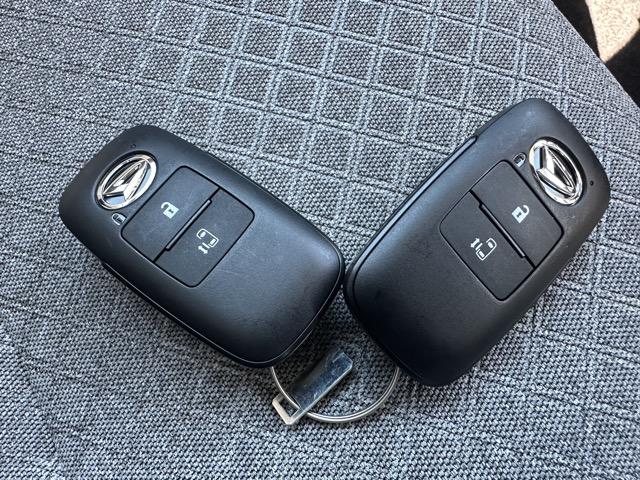 タント Ｘ　スマートキー　ＬＥＤヘッドライト　片側パワースライドドア　フルオートエアコン　シートヒーター　ロールサンシェード　シートバックテーブル　ＵＳＢ充電ソケット　衝突被害軽減ブレーキ　届出済未使用車（25枚目）