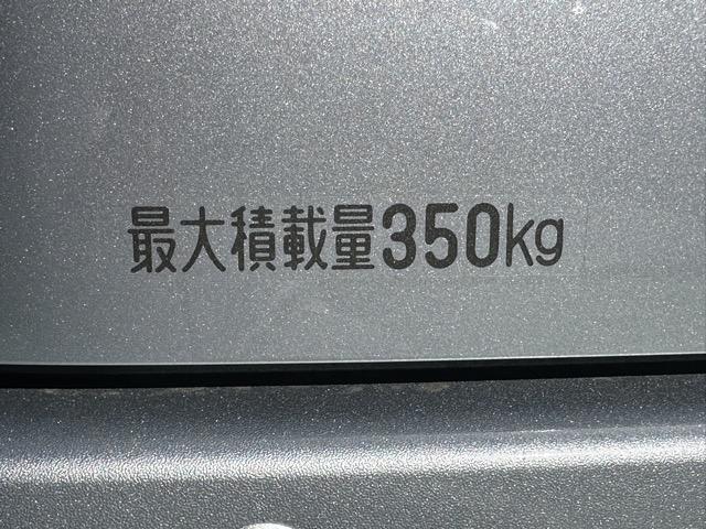 ハイゼットカーゴ クルーズ キャンピング仕様 スマートキー 両側スライドドア 電動格納ドアミラー パワーウィンドー ルーフコンソール 衝突被害軽減ブレーキ クリアランスソナー アイドリングストップ オートライト エアコン(8枚目)