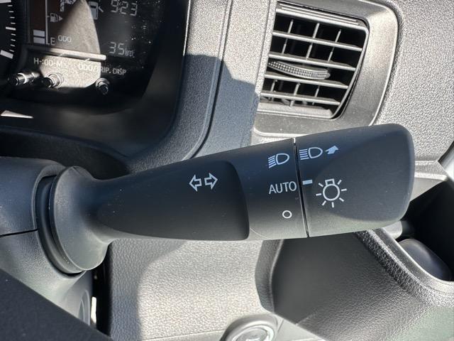 ハイゼットカーゴ クルーズ キャンピング仕様 スマートキー 両側スライドドア 電動格納ドアミラー パワーウィンドー ルーフコンソール 衝突被害軽減ブレーキ クリアランスソナー アイドリングストップ オートライト エアコン(19枚目)