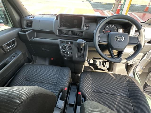 ハイゼットカーゴ クルーズ キャンピング仕様 スマートキー 両側スライドドア 電動格納ドアミラー パワーウィンドー ルーフコンソール 衝突被害軽減ブレーキ クリアランスソナー アイドリングストップ オートライト エアコン(20枚目)