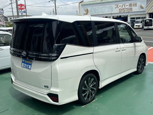 ヴォクシー ハイブリッドＳ－Ｚ　７人乗り　プロジェクター式ＬＥＤヘッドランプ　ユニバーサルステップ　１０．５インチディスプレイオーディオ　ＥＴＣ２．０　ＴＶ＋ＣＤ・ＤＶＤデッキ　両側パワースライドドア　シートヒーター　登録済未使用車（19枚目）