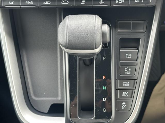 ヴォクシー ハイブリッドＳ－Ｚ　７人乗り　プロジェクター式ＬＥＤヘッドランプ　ユニバーサルステップ　１０．５インチディスプレイオーディオ　ＥＴＣ２．０　ＴＶ＋ＣＤ・ＤＶＤデッキ　両側パワースライドドア　シートヒーター　登録済未使用車（23枚目）
